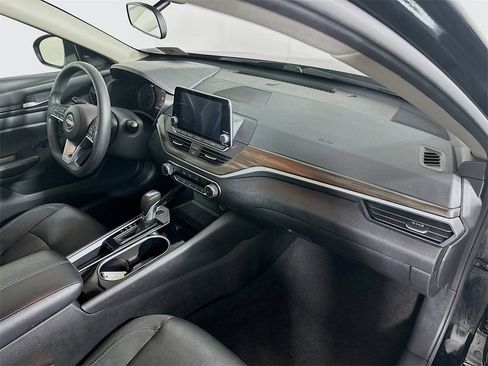 Used 2024 Nissan Altima 2.5 SV image 31