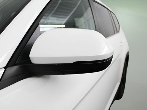 Used 2024 Volkswagen Atlas SE w/ Black Wheel Package FWD image 39