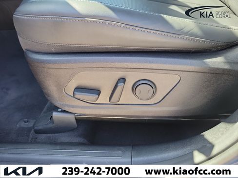 Certified 2024 Kia Sorento EX w/ Panoramic Sunroof Package FWD image 22