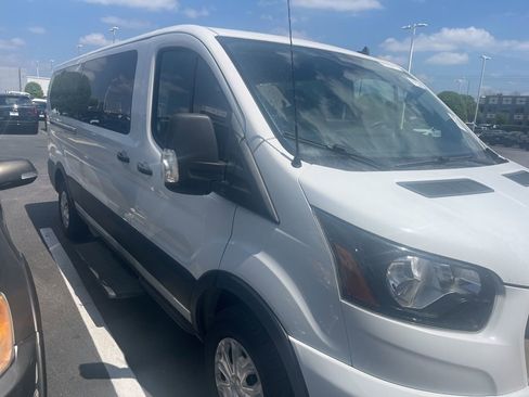 Used 2023 Ford Transit 350 XLT image 3