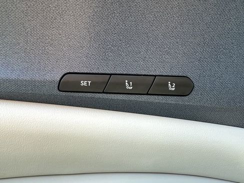 Used 2026 Kia Carnival EX FWD image 34