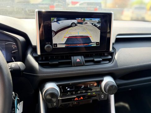 Used 2025 Toyota RAV4 LE AWD/4WD image 30