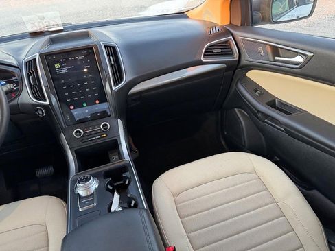 Used 2022 Ford Edge SE image 16