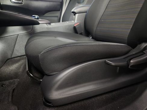Used 2025 Nissan Leaf S FWD image 13
