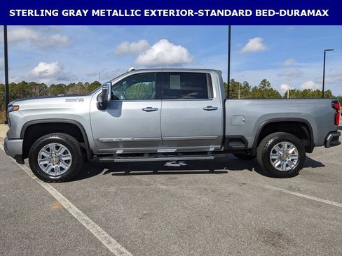 Used 2024 Chevrolet Silverado 2500 High Country w/ High Country Premium Package image 12