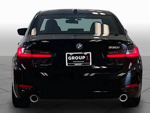 Used 2025 BMW 330i Sedan w/ Premium Package RWD image 4