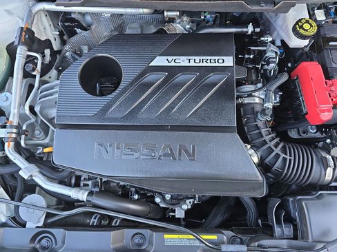 Used 2023 Nissan Rogue S image 33