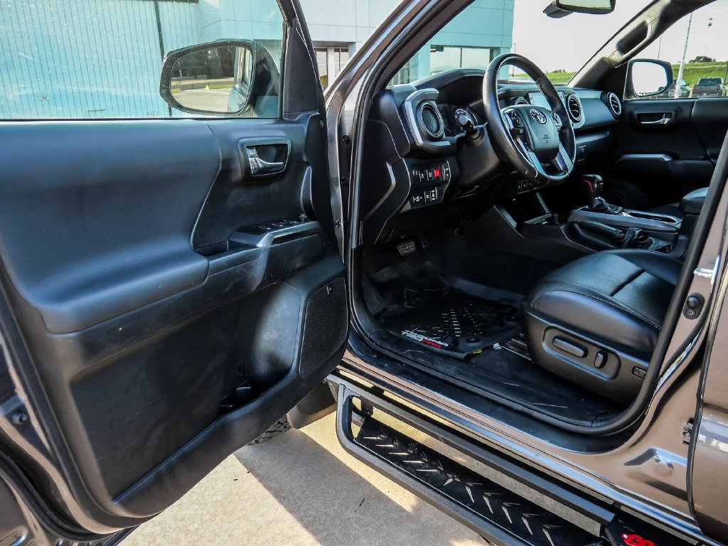 Used 2022 Toyota Tacoma TRD Pro AWD/4WD image 37