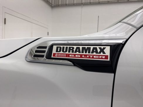 New 2026 GMC Sierra 2500 SLT w/ SLT Premium Package image 12