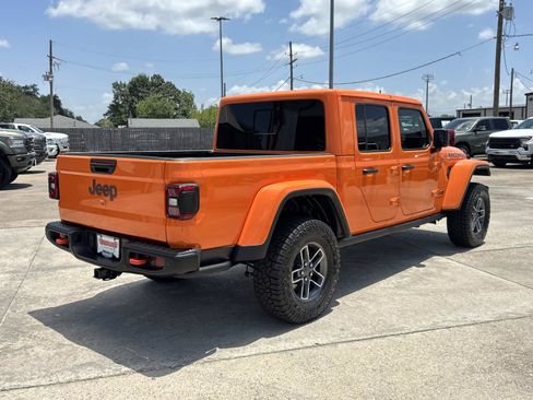 Used 2025 Jeep Gladiator Mojave AWD/4WD image 7