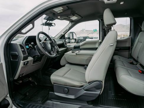 Used 2022 Ford F250 XL w/ Power Equipment Group image 11