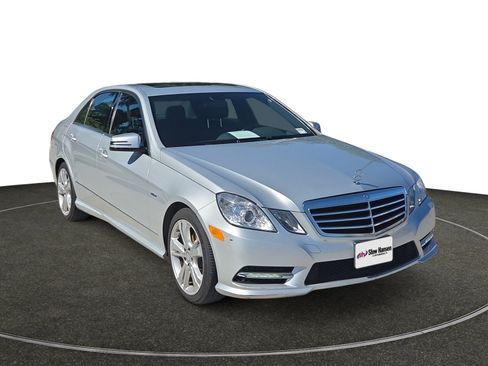 Used 2012 Mercedes-Benz E 350 4MATIC Sedan image 8