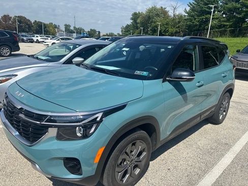 Used 2024 Kia Seltos S AWD/4WD image 2