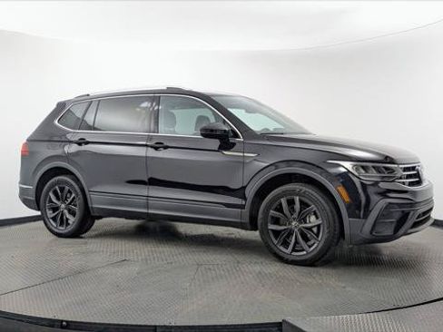 Used 2023 Volkswagen Tiguan SE FWD image 11