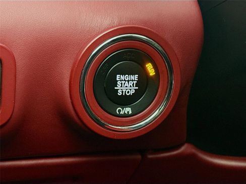 Used 2021 Maserati Quattroporte Trofeo image 12