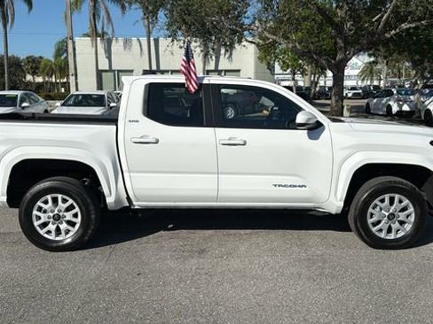 Used 2024 Toyota Tacoma SR5 w/ SR5 Upgrade Package image 10