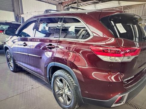 Used 2019 Toyota Highlander Limited Platinum AWD/4WD image 8