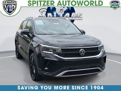 Used 2023 Volkswagen Taos SE w/ Panoramic Sunroof Package