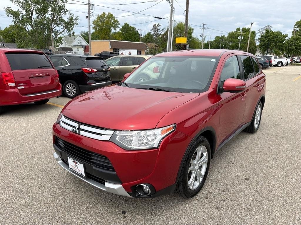 Used 2015 Mitsubishi Outlander SE FWD image 4