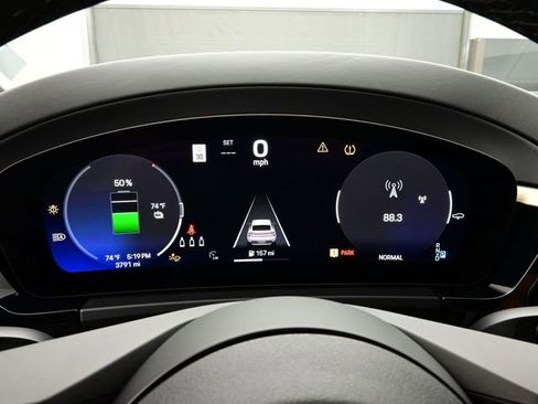 Certified 2024 Porsche Macan 4 Electric AWD/4WD image 9