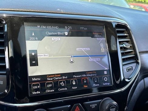 Used 2020 Jeep Grand Cherokee Altitude AWD/4WD image 12