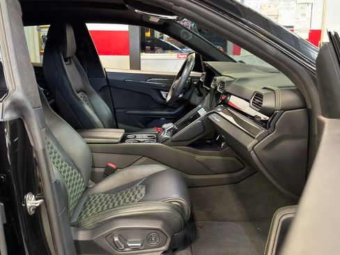 Used 2019 Lamborghini Urus AWD/4WD image 15