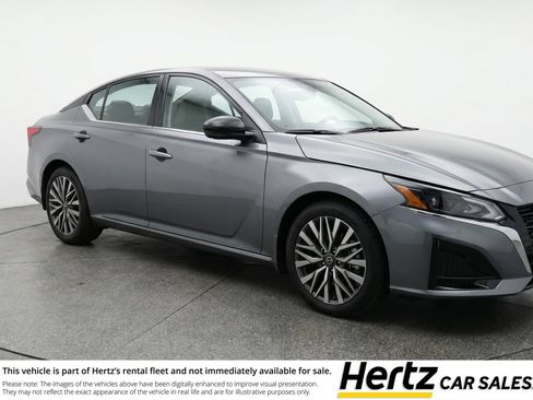 Used 2025 Nissan Altima 2.5 SV FWD image 1