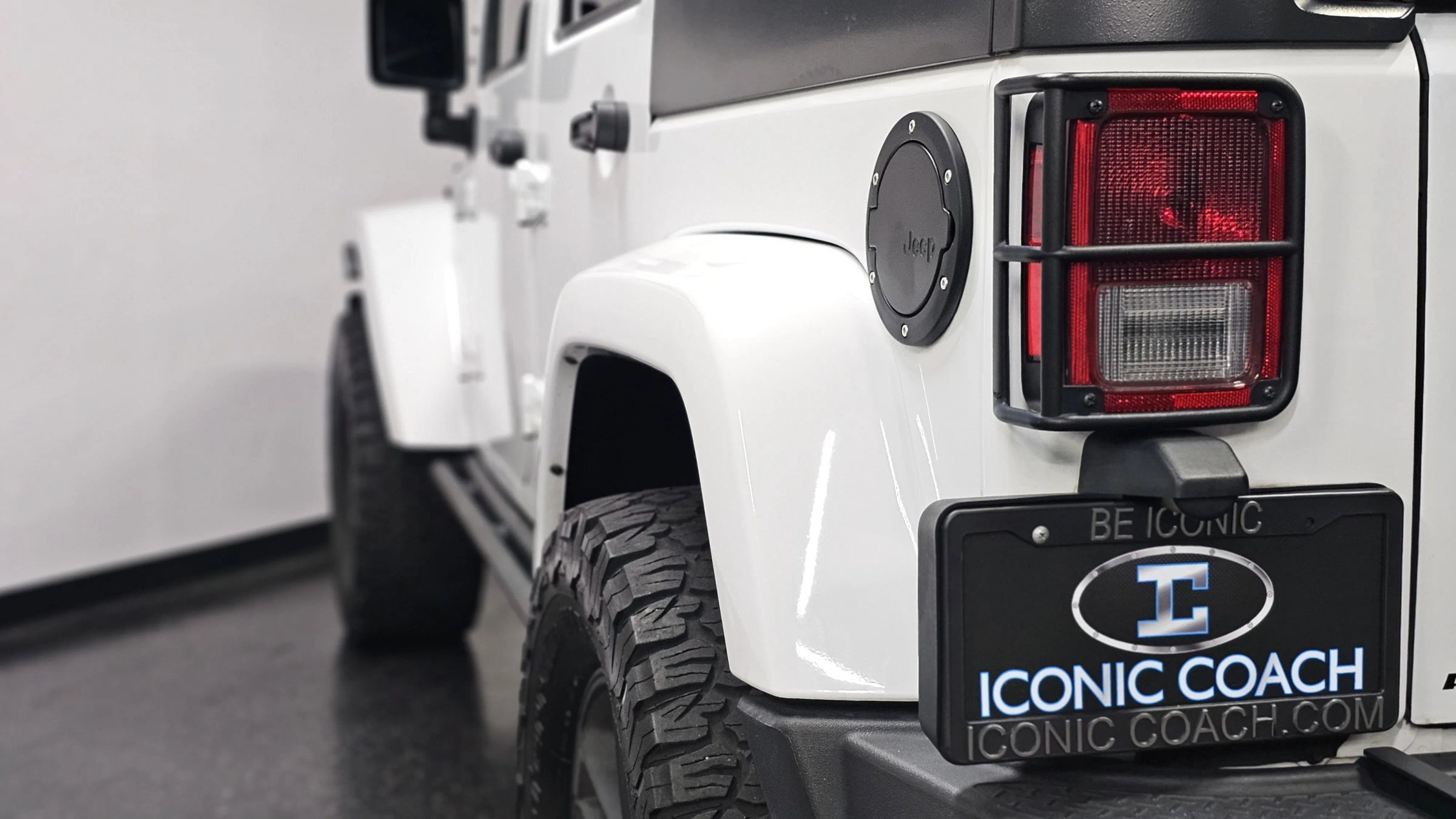 Used 2017 Jeep Wrangler Unlimited Sahara AWD/4WD image 31