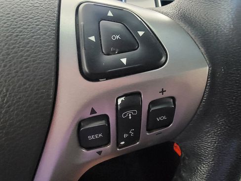 Used 2016 Ford Taurus SEL FWD image 12