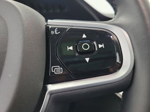 Used 2025 Volvo XC90 B5 Plus image 26