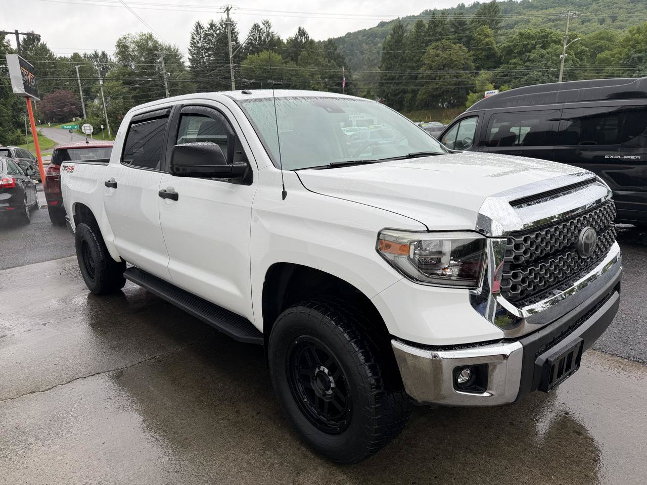 Used 2018 Toyota Tundra SR5 w/ TRD Off Road Package AWD/4WD image 3