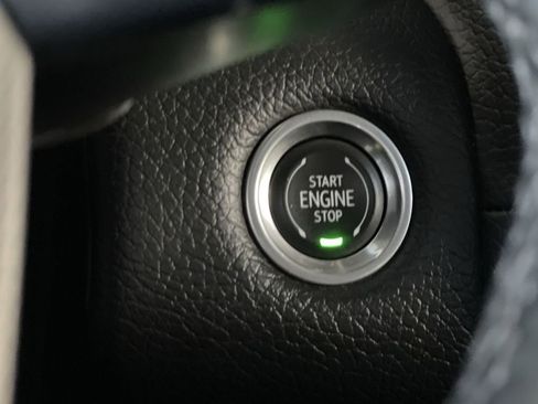 Used 2023 GMC Yukon Denali image 17