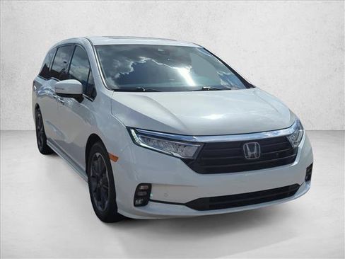 Used 2023 Honda Odyssey Elite image 3