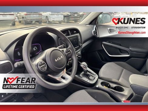 Used 2025 Kia Soul LX w/ LX Technology Package image 23