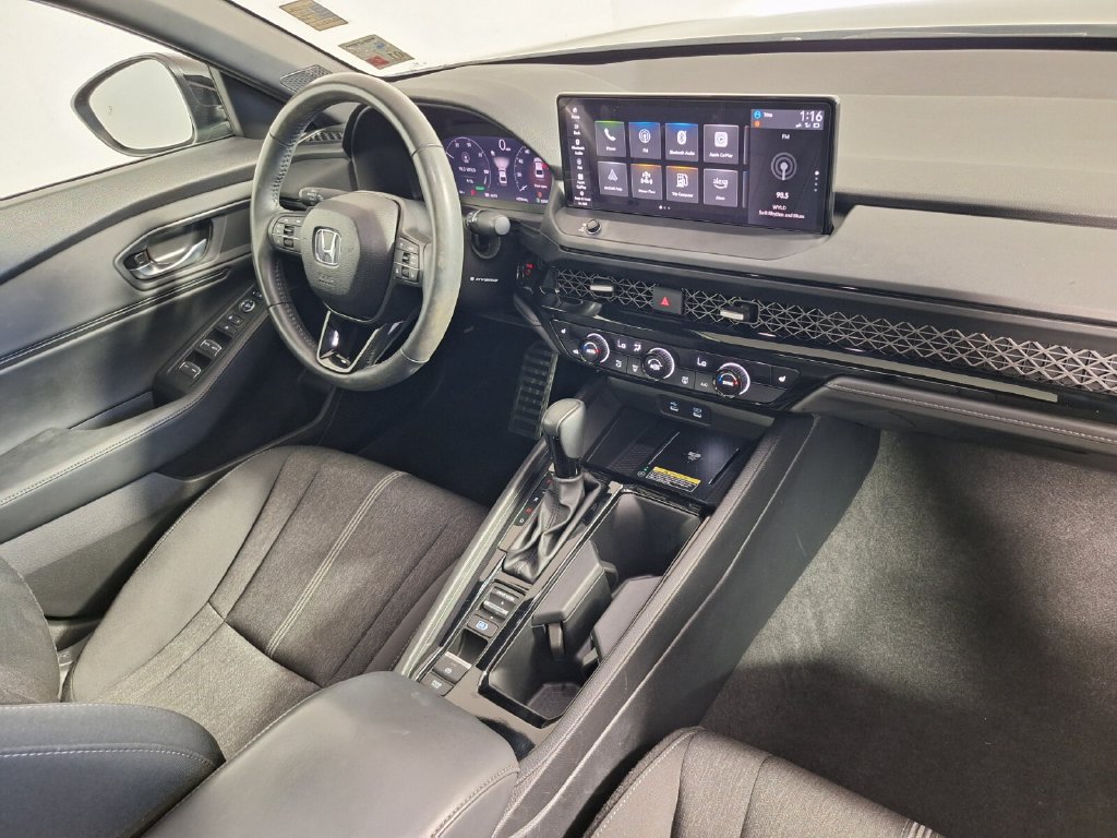 Used 2025 Honda Accord Sport image 26