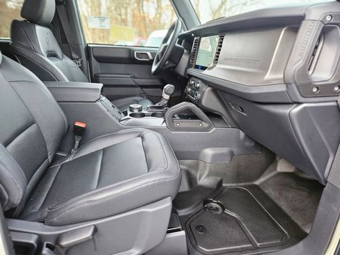 New 2025 Ford Bronco Badlands w/ Black Appearance Package AWD/4WD image 9