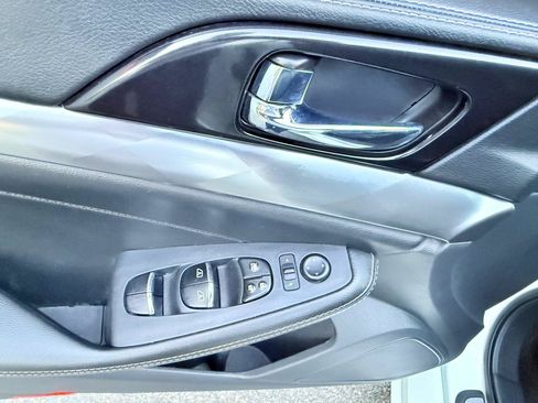 Used 2019 Nissan Maxima 3.5 SV w/ Floor Mat Group FWD image 19