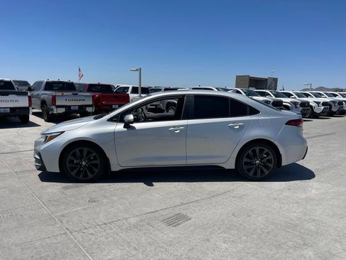 Used 2025 Toyota Corolla XSE FWD image 4