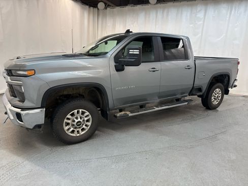 Certified 2025 Chevrolet Silverado 2500 LT w/ Convenience Package image 2