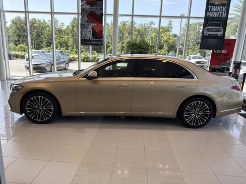 Used 2025 Mercedes-Benz S 500 4MATIC image 5