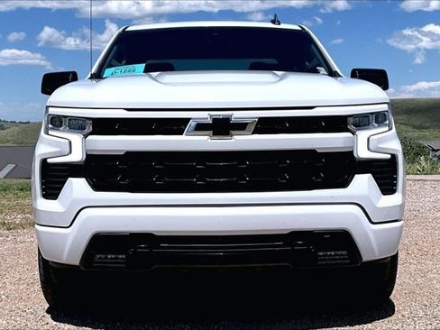 Used 2024 Chevrolet Silverado 1500 RST w/ Z71 Off-Road Package AWD/4WD image 2