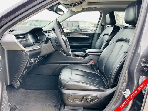 Used 2023 Jeep Grand Cherokee L Limited w/ Black Appearance Package image 3