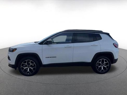 Used 2025 Jeep Compass Limited AWD/4WD image 9