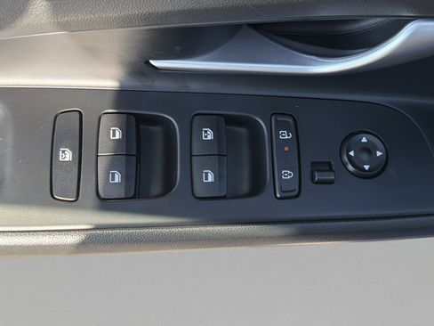 Used 2025 Hyundai Elantra SEL FWD image 28