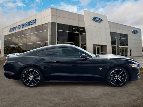 Certified 2017 Ford Mustang Coupe image 6