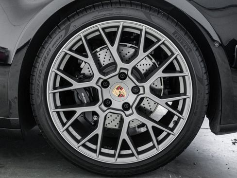 Used 2025 Porsche 911 Carrera RWD image 10