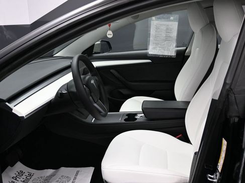 Used 2023 Tesla Model 3 Standard Range image 15