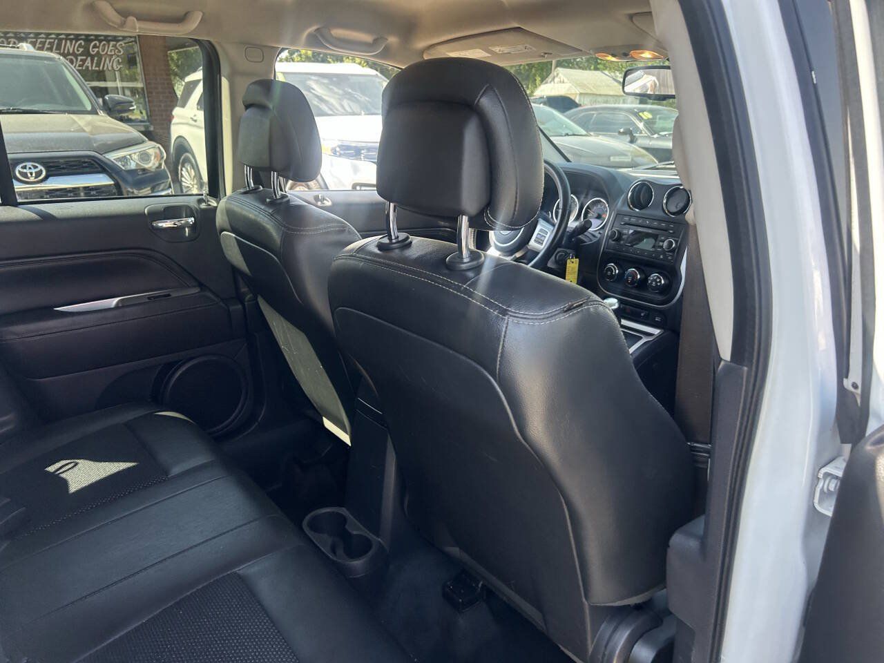 Used 2017 Jeep Compass Latitude FWD image 32