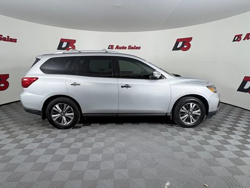 Used 2019 Nissan Pathfinder SL FWD image 8