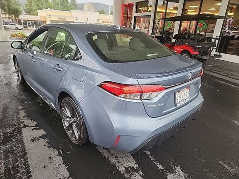 Used 2024 Toyota Corolla SE image 3